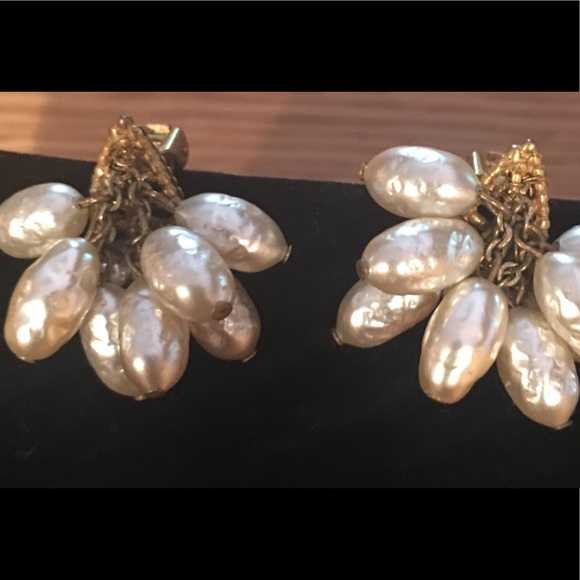 Unique Vintage Haskell Faux Pearl Clip Earrings - Picture 1 of 4